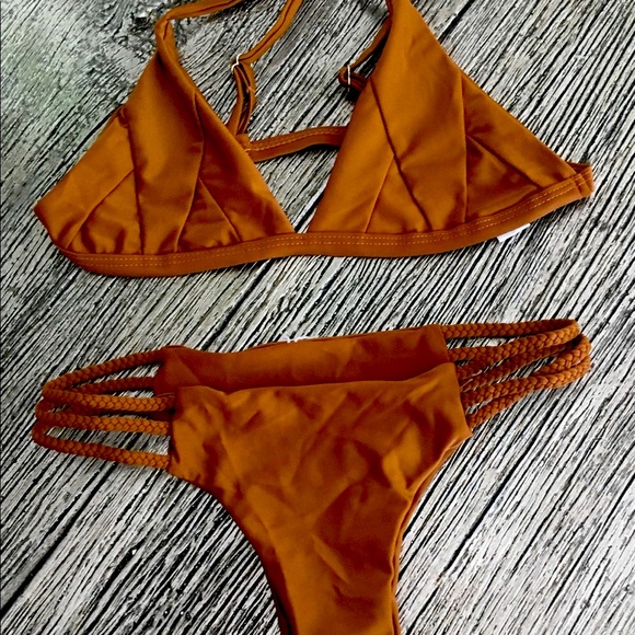 Bathing Suit - Picture 4 of 8